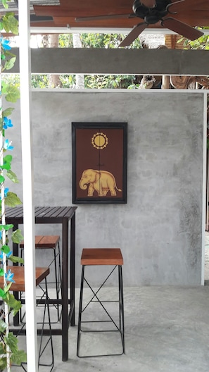 Living area - White Jail at Koh Tao Hostel (Koh Tao)