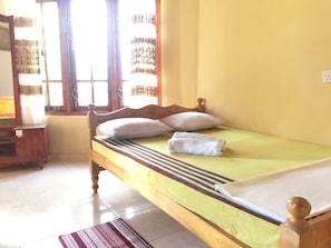 Family House, 1 Bedroom, Non Smoking, Kitchen | 1 bedroom, premium bedding, desk, iron/ironing board - Lake View Home Stay Tangalle (Tangalle)