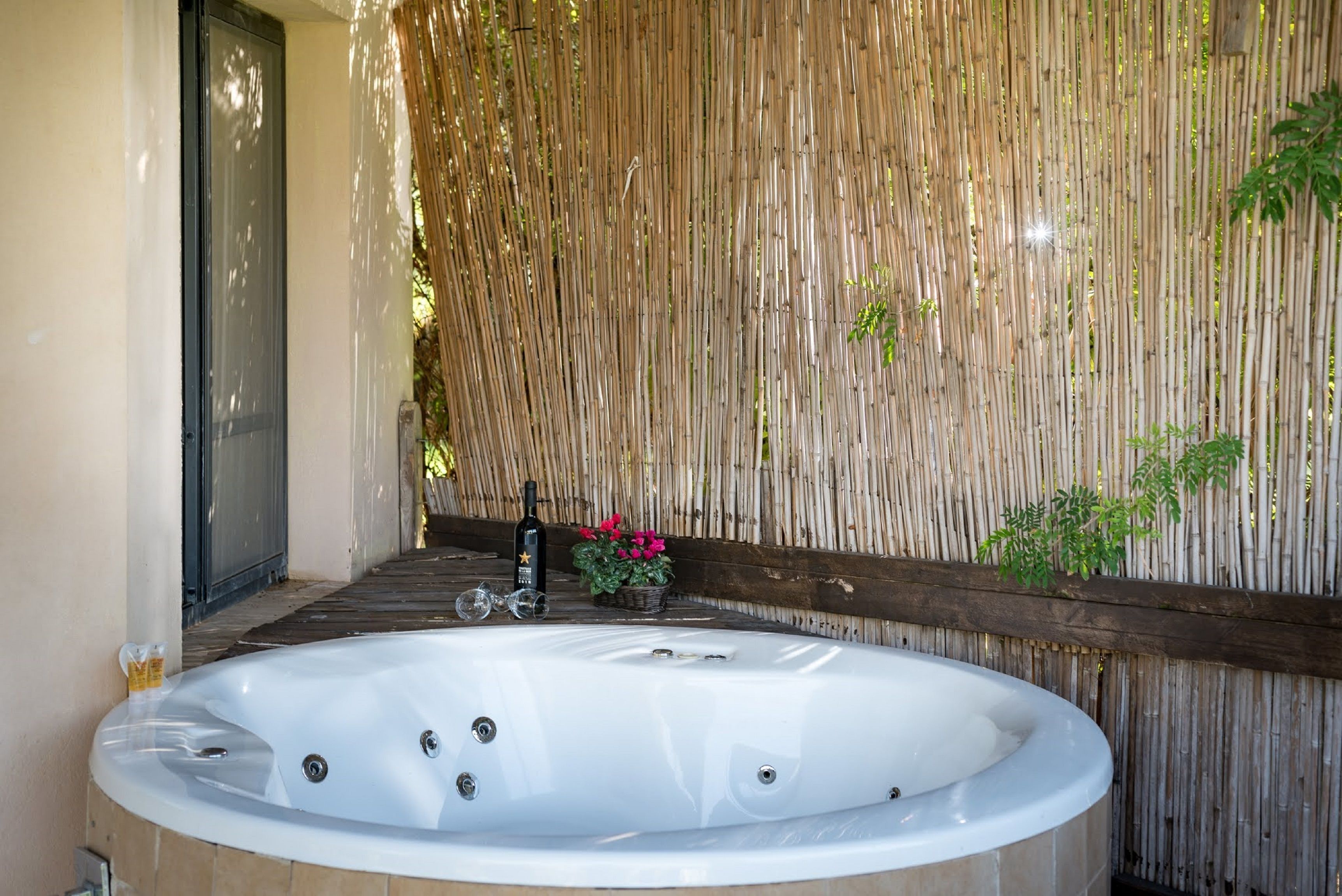 Deluxe Villa, 2 Bedrooms | Jetted tub