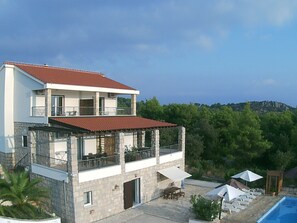 Front of property - Holiday Home Kaic (Solta)