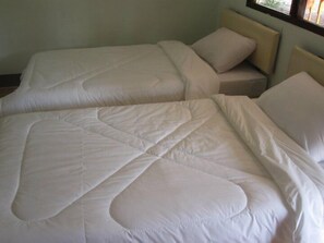 Standard Room, 2 Single Beds | Free WiFi - Kong Tong Resort (Nong Hin)