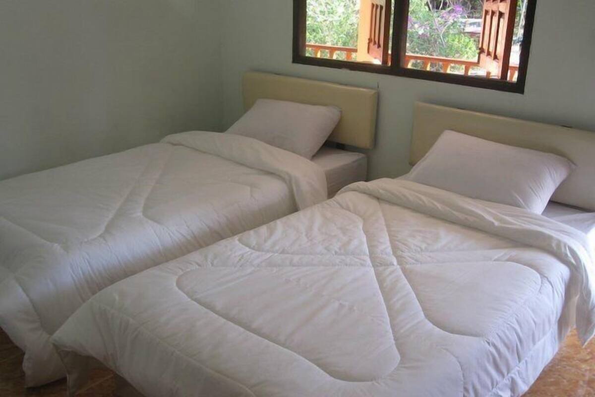 Standard Room, 2 Single Beds | Free WiFi