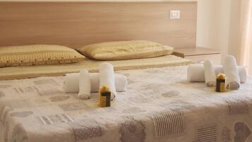 Double or Twin Room | Desk, free WiFi, bed sheets