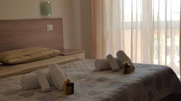 Double or Twin Room | Desk, free WiFi, bed sheets