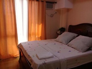 2 bedrooms, desk, free WiFi, bed sheets