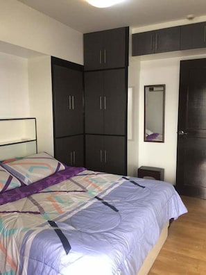 2 bedrooms, desk, free WiFi, bed sheets
