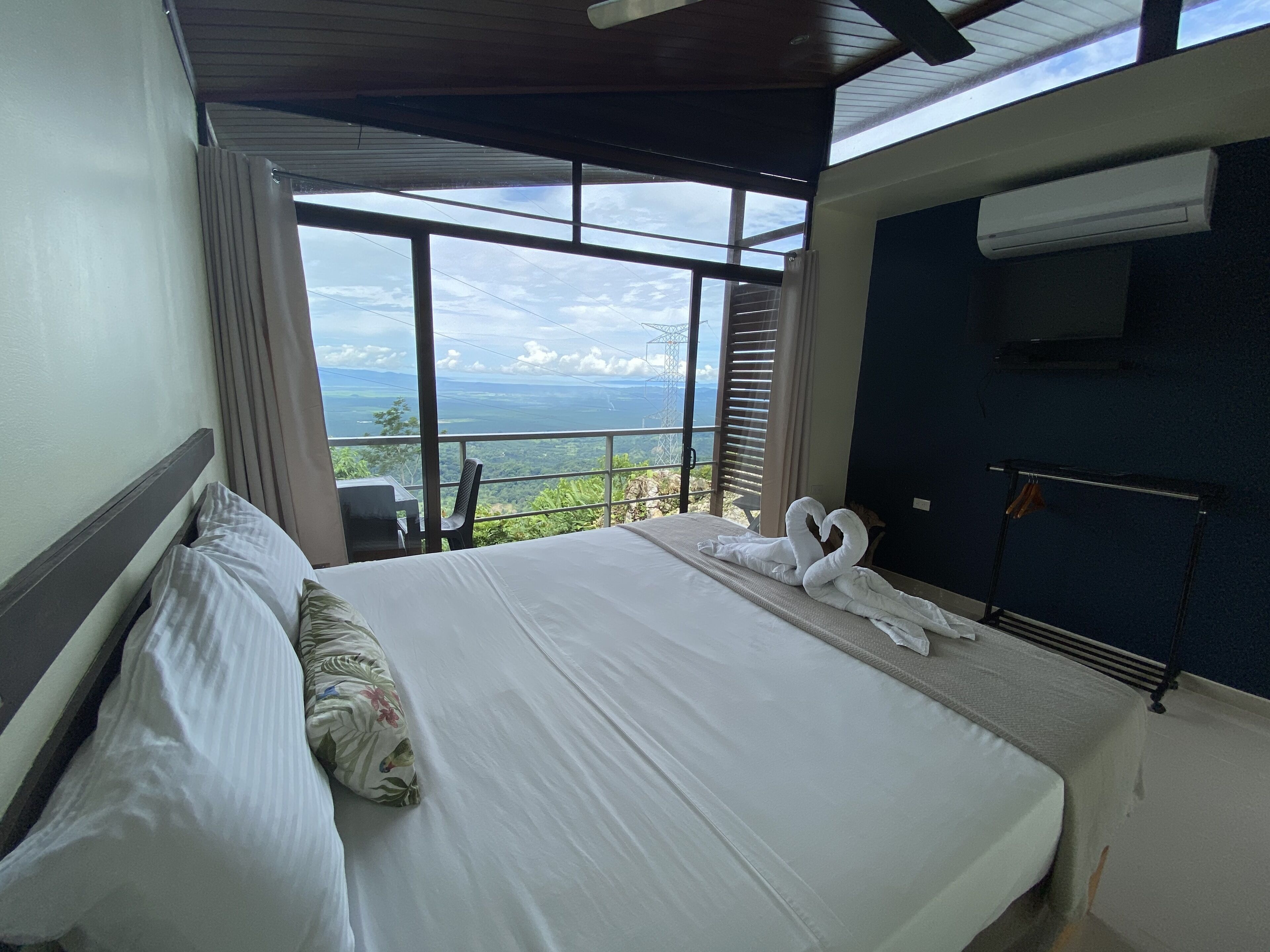 standard double room | individually decorated, individually furnished, laptop workspace