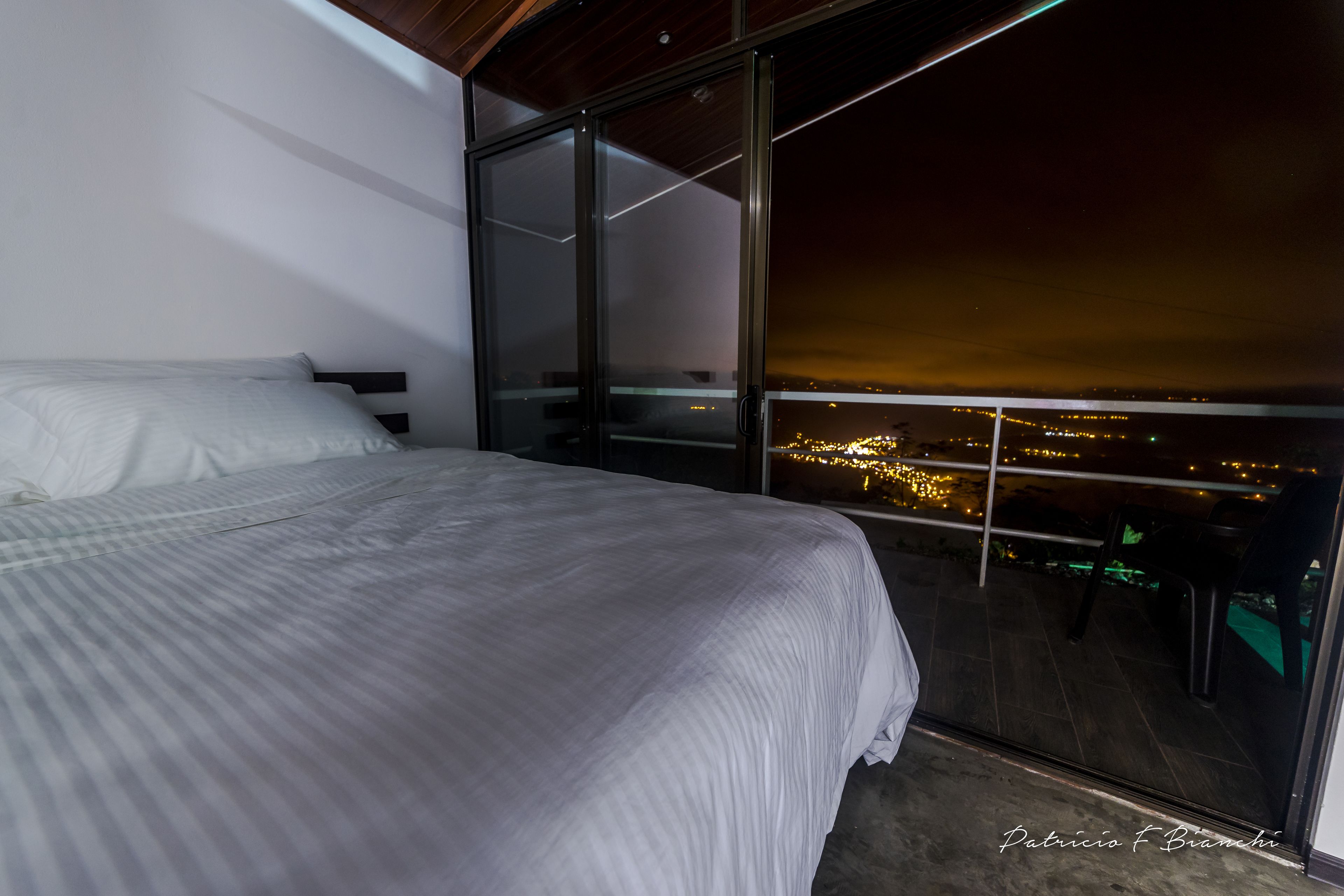 standard double room | individually decorated, individually furnished, laptop workspace