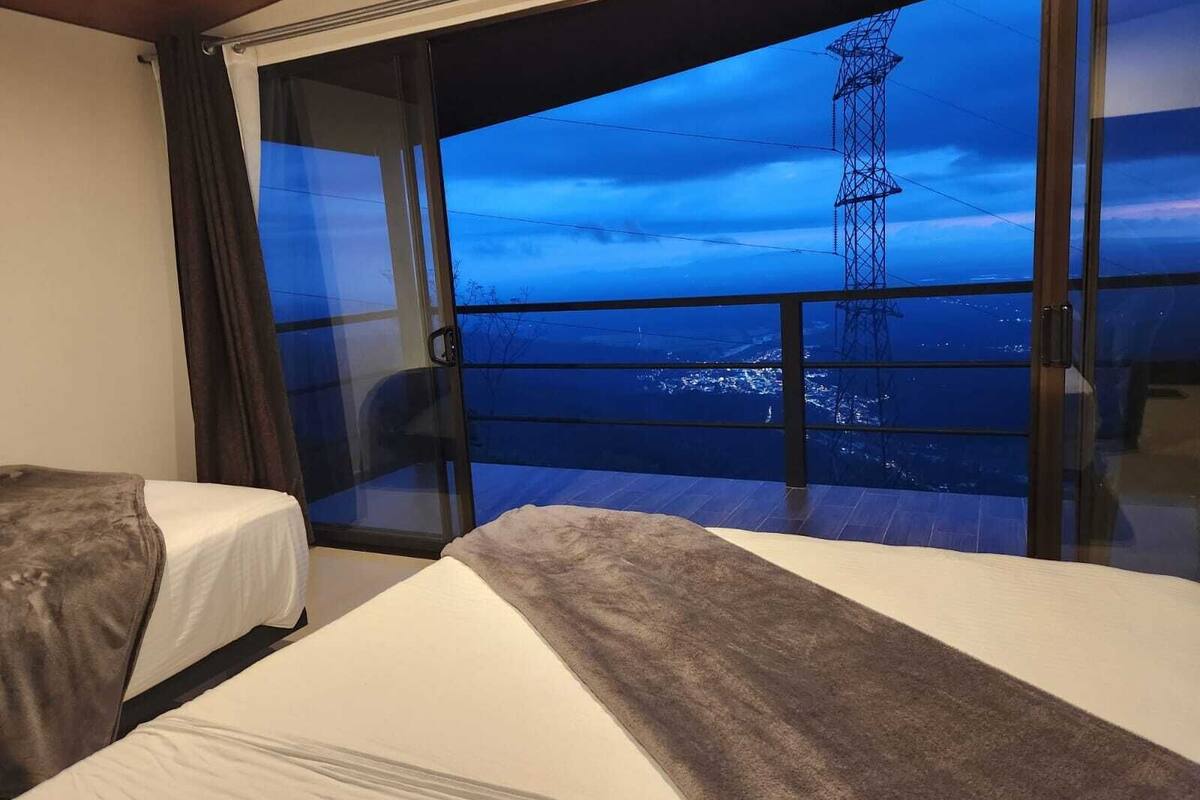 double room, 2 double beds | individually decorated, individually furnished, laptop workspace