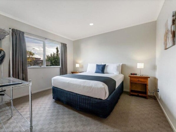 One Bedroom | Desk, laptop workspace, soundproofing, cots/infant beds