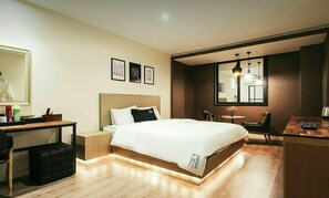 Premium Room | Premium bedding, down duvets, Tempur-Pedic beds, free rollaway beds - The Hotel Changwon (Changwon)