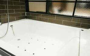 VIP (A) | Jetted tub