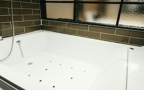 VIP (A) | Jetted tub
