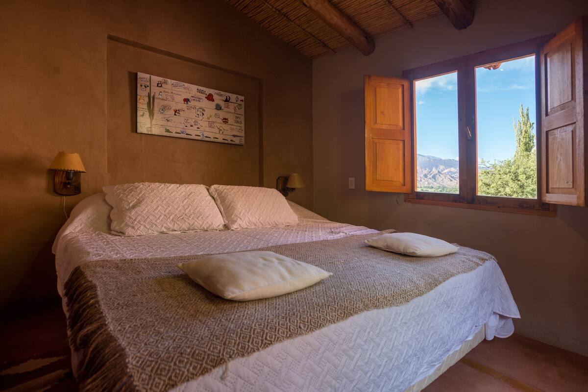 In-room safe, soundproofing, bed sheets