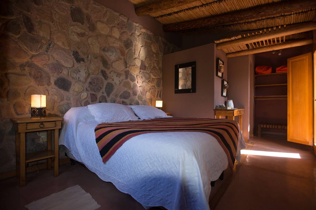 In-room safe, soundproofing, bed sheets