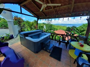 Terrace/patio - Encantada Guest House: Spectacular View & Excellent Reviews (La Fortuna)