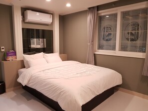 스탠다드룸 | 책상, 무료 WiFi, 침대 시트