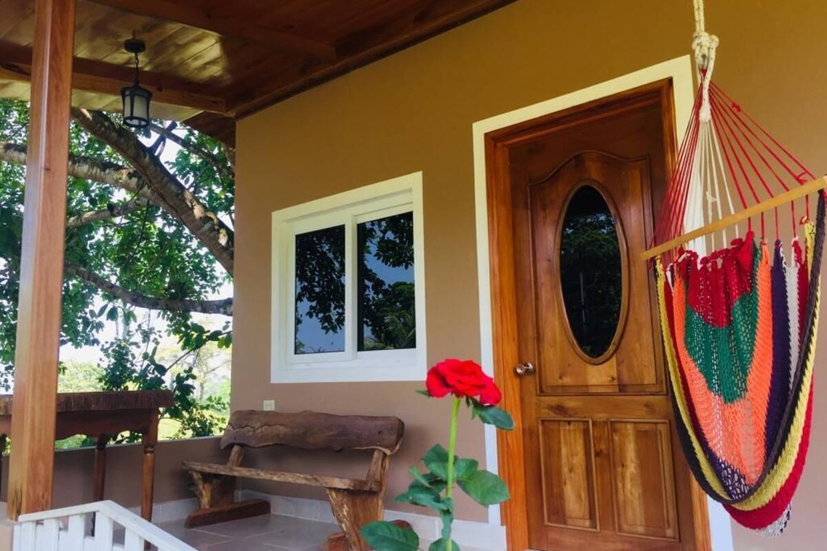 Classic-Zimmer, Terrasse, zum Innenhof hin | 1 Schlafzimmer, laptopgeeigneter Arbeitsplatz, schallisolierte Zimmer