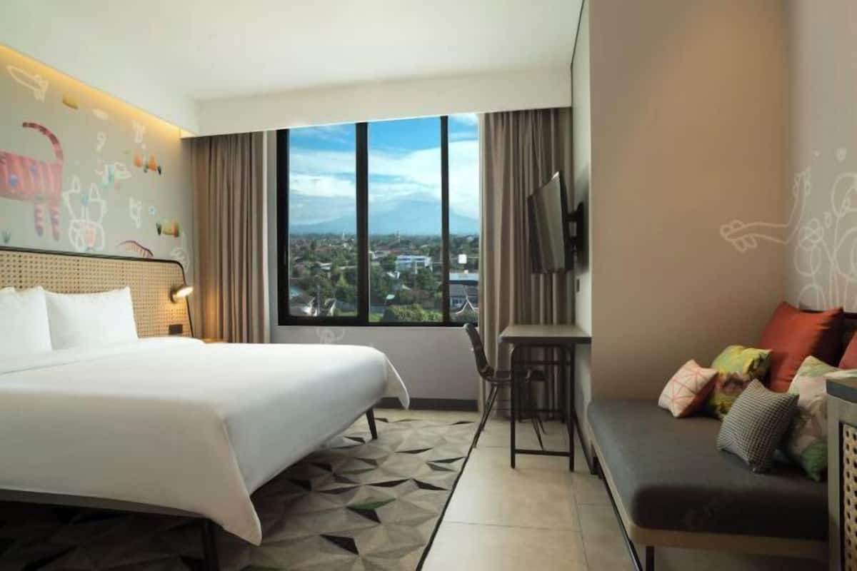 Premium bedding, minibar, in-room safe, desk