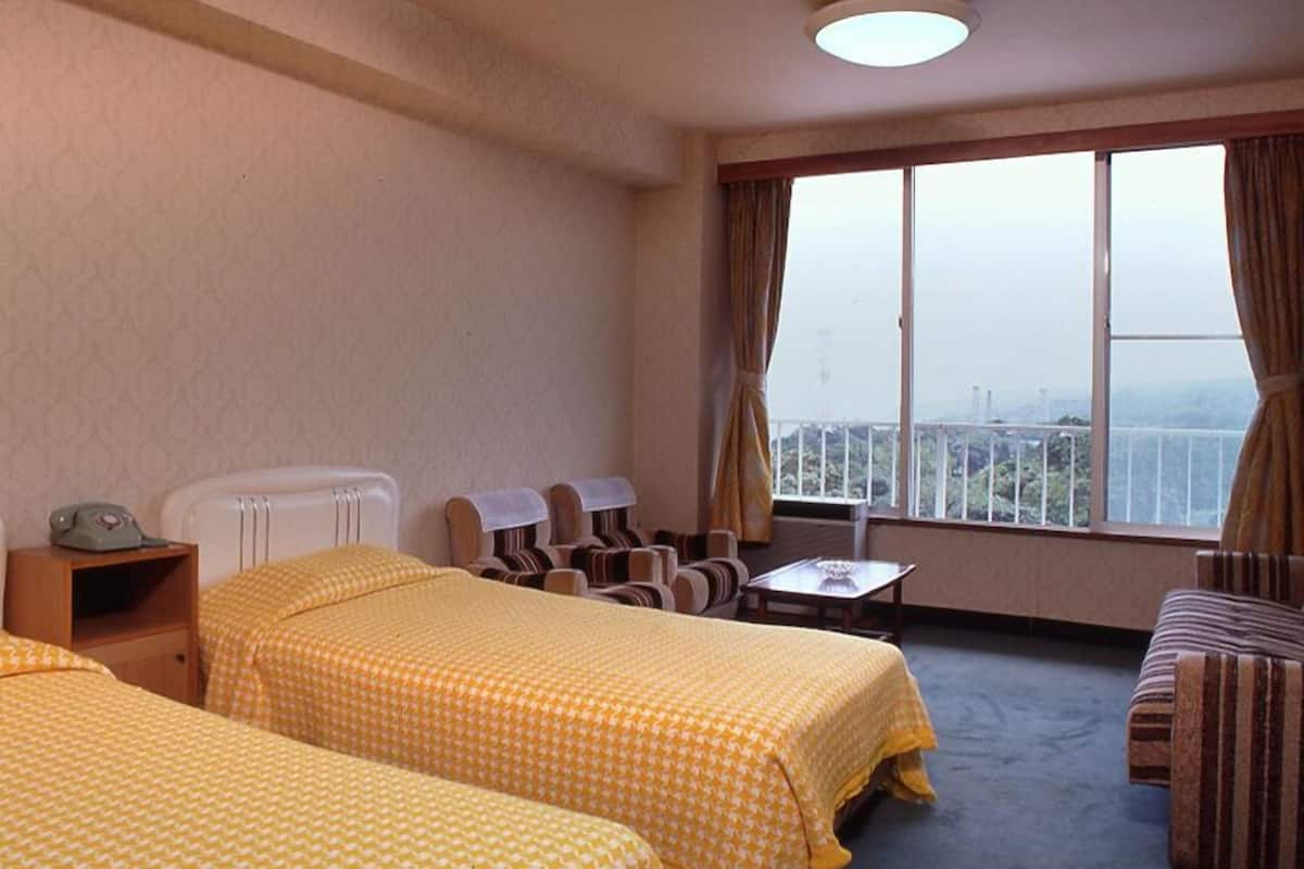 Standard Twin Room, Non Smoking | In-room safe, WiFi (free), bed sheets