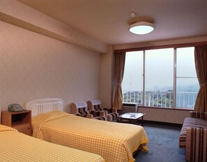 Standard Twin Room, Non Smoking | Peti besi dalam bilik, Wi-fi percuma, cadar katil 