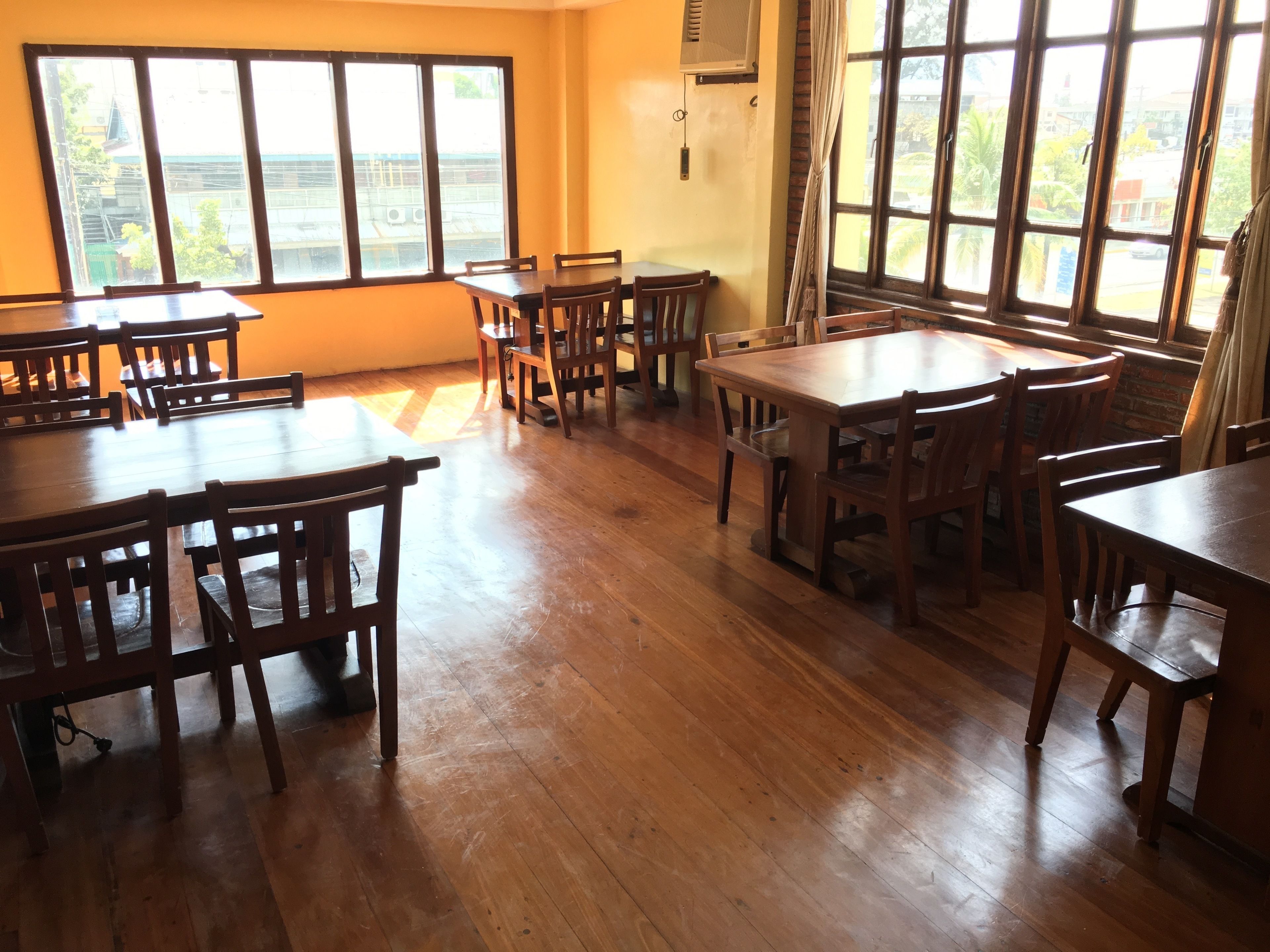 breakfast, lunch, dinner served; local and international cuisine