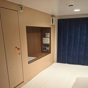 客房, 男士专用房 (Capsule) | 客房内保险箱、免费 WiFi、床单