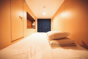 Zimmer, Nur Männer (Capsule)