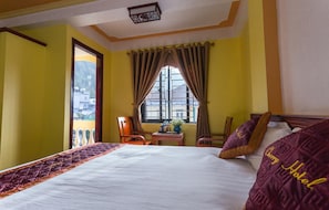 Minibar, desk, soundproofing, free WiFi - Cherry Sapa Hotel (Sa Pa)