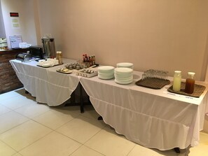 فطور مطهو حسب الطلب يوميًا مقابل رسوم
