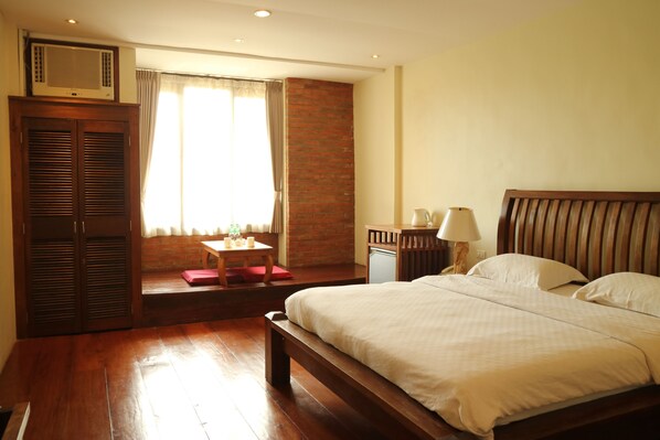 In-room safe, desk, iron/ironing board, rollaway beds