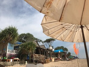 Beach nearby - Nantawan House (Ko Lanta)