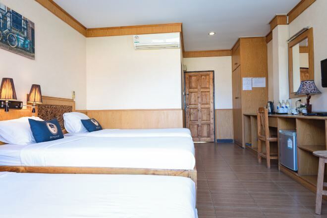 Blackout drapes, free WiFi