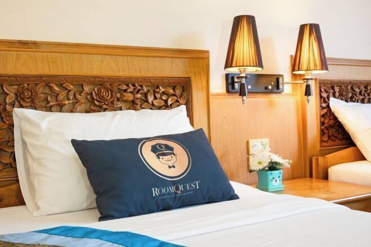 Blackout drapes, free WiFi