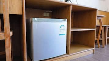 Blackout curtains, free WiFi