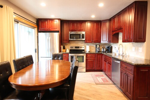 Remodeled and Upgraded; 1 mile from lifts, Shuttle stops at our property