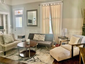 Smart TV, fireplace, DVD player, books