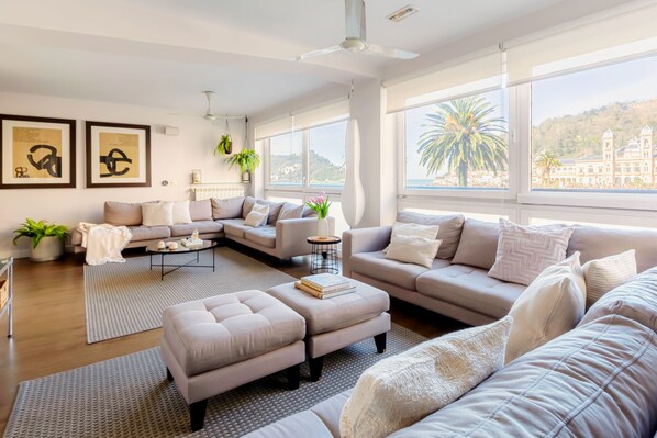 智能电视、办公室