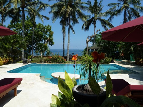 Beachfront Villa Damai in top location quiet and newly renovated!