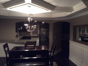 Dining - Beautiful Custom Renovated Downtown Bungalow! (Charlotte)