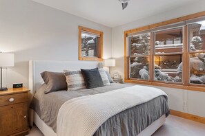 5 habitaciones, tabla de planchar con plancha y wifi gratis 