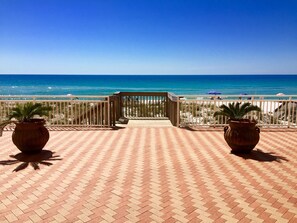 Property grounds - Amazing Beach & Sunset Views, Free Lazy Days Beach Chairs/Umbrella provided (Pensacola Beach)