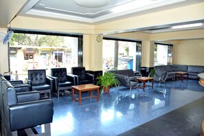 Lobby lounge - Hotel Rajhans International (Bhagalpur)