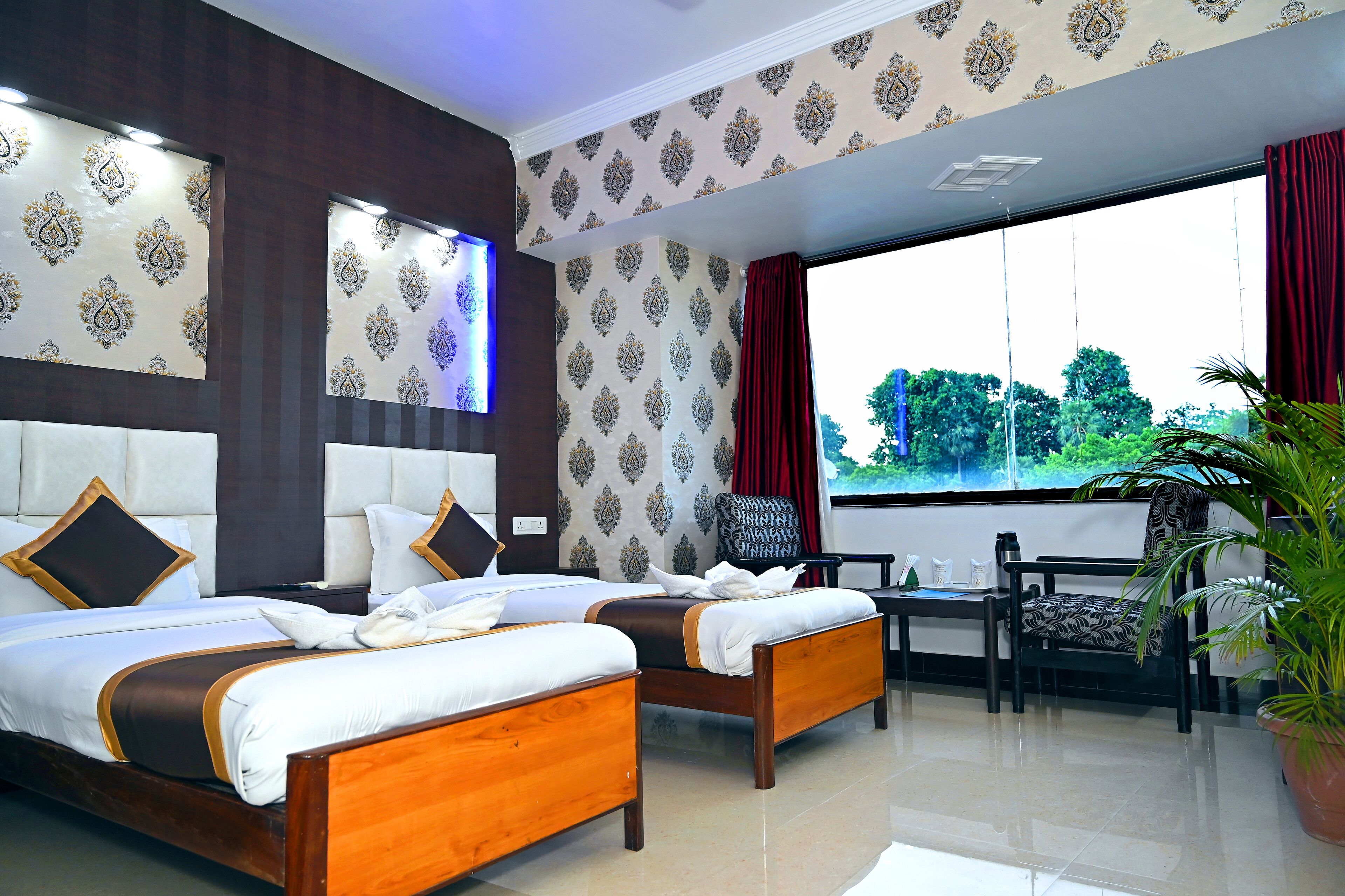 A/C Executive Room | In-room safe, soundproofing, iron/ironing board, rollaway beds