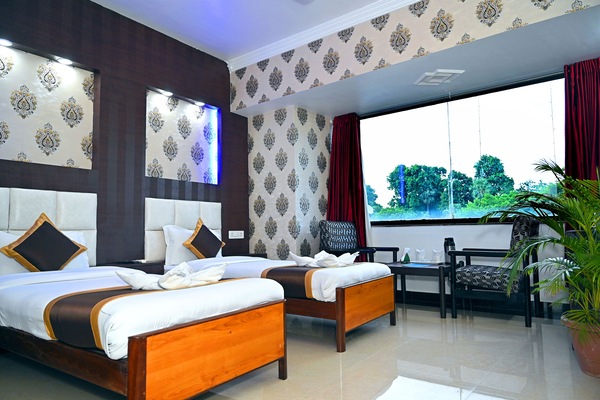 A/C Executive Room | In-room safe, soundproofing, iron/ironing board (on request)