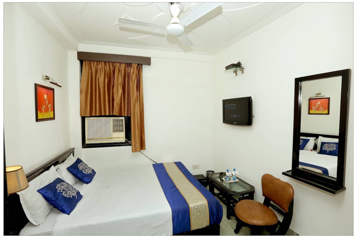 Minibar, in-room safe, desk, soundproofing