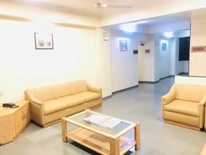 Business center - Hotel New Uttam Hira Palace (Nashik)