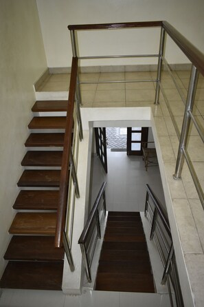 Staircase - Pearl Apartments (Mombasa)