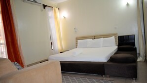 Appartement Duplex, 3 chambres, cuisine, vue jardin