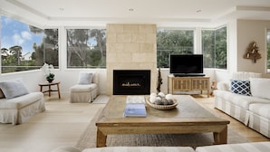 Apartment, 3 Bedrooms | Living room | TV, DVD player - Koonya Paradise (Sorrento)